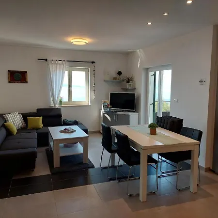 Gavza Sky View Apartment *